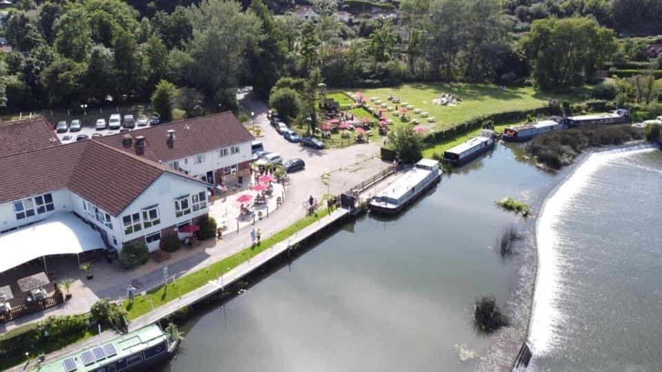 The Riverside Inn Saltford Εξωτερικό φωτογραφία