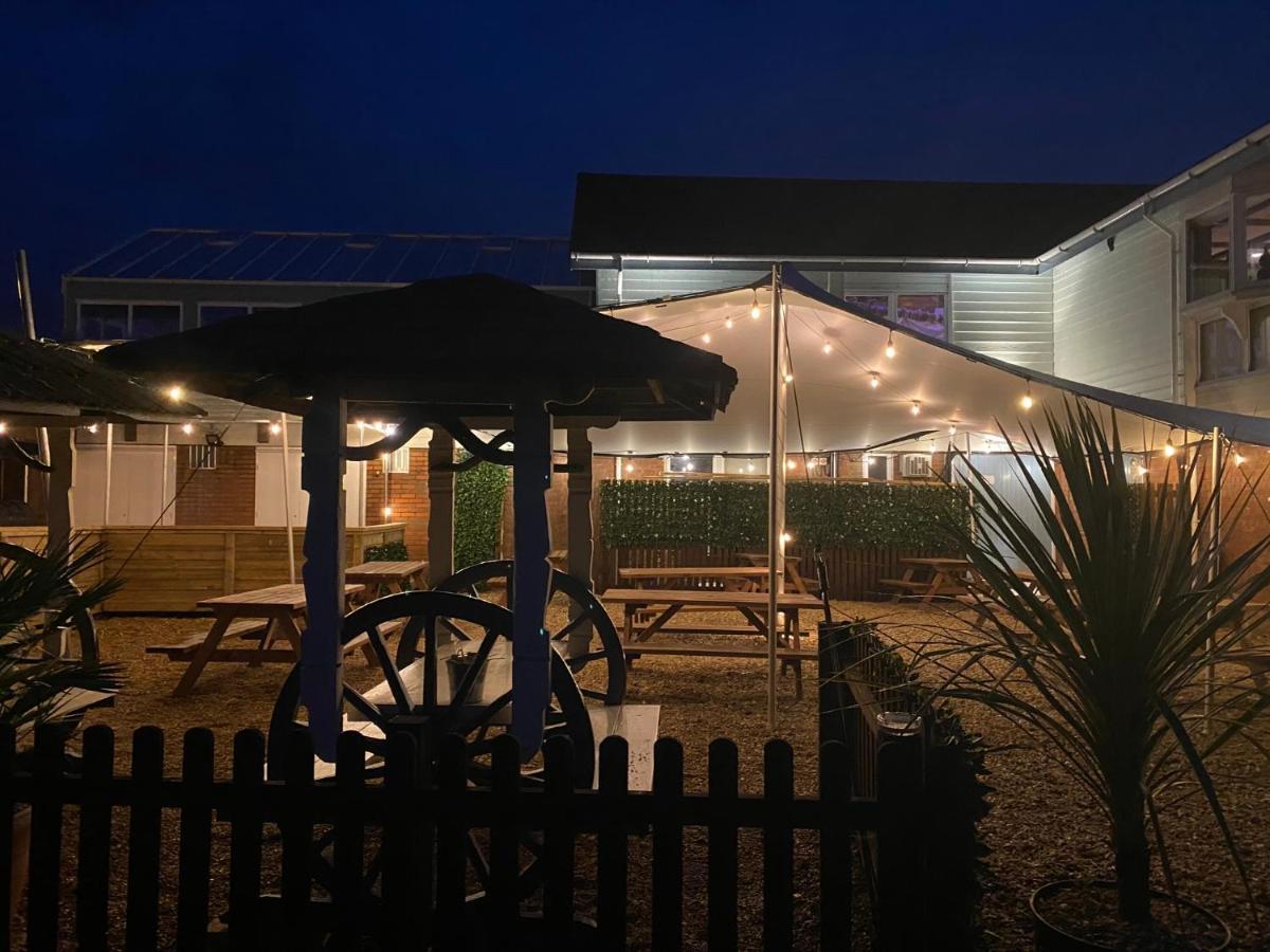 The Riverside Inn Saltford Εξωτερικό φωτογραφία