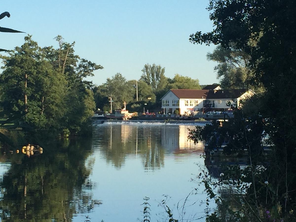 The Riverside Inn Saltford Εξωτερικό φωτογραφία