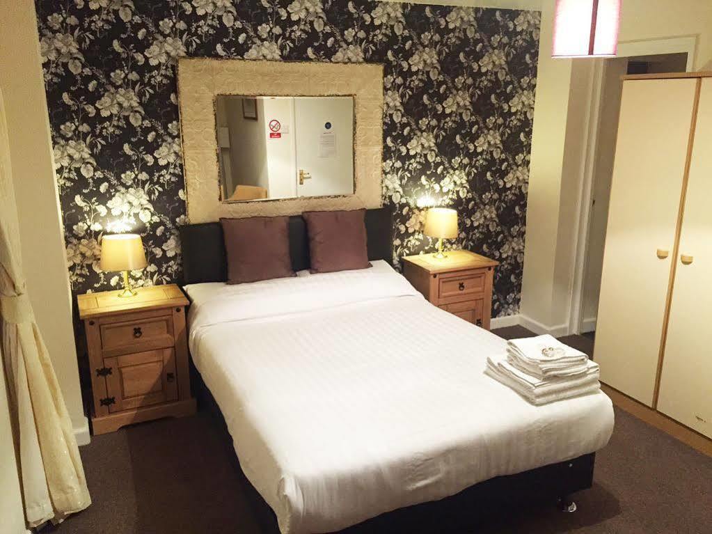 The Riverside Inn Saltford Εξωτερικό φωτογραφία